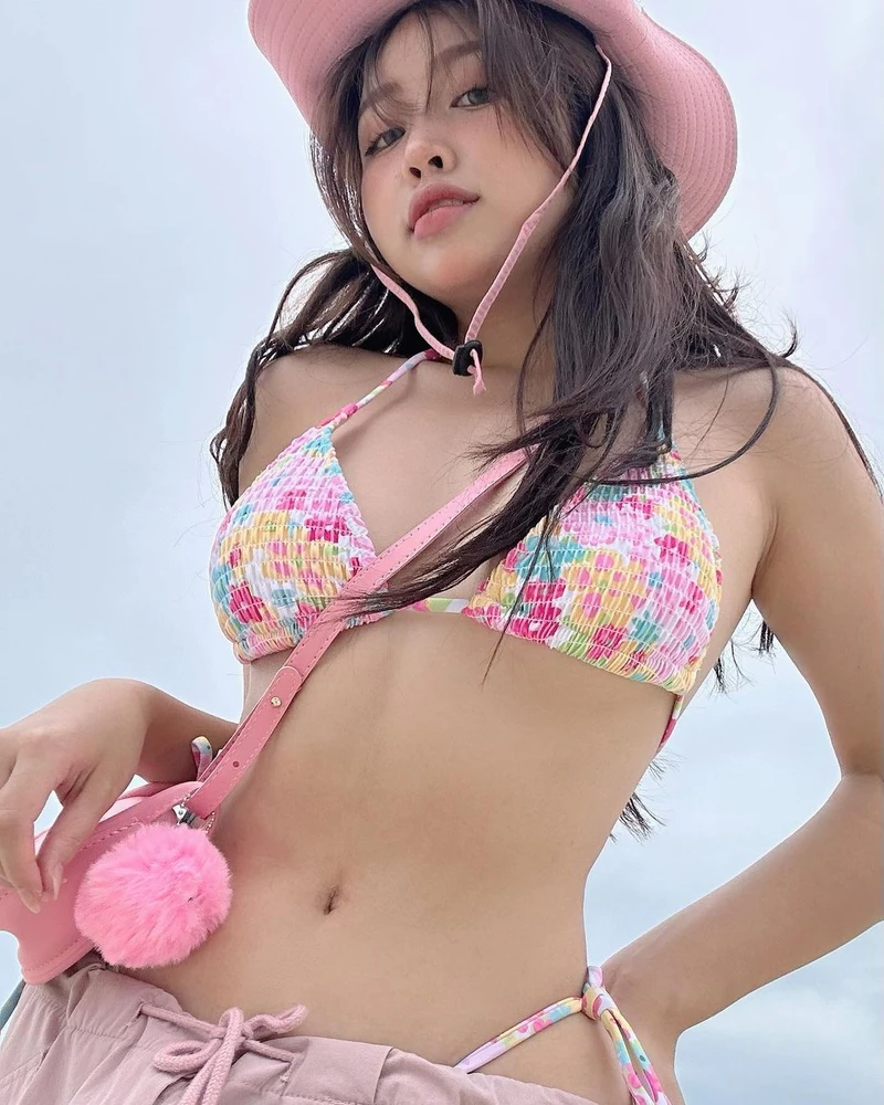 Gái xinh bikini 05