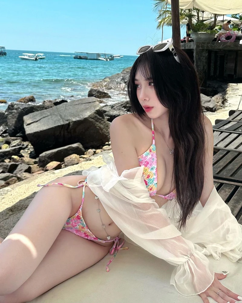 Gái xinh bikini 33