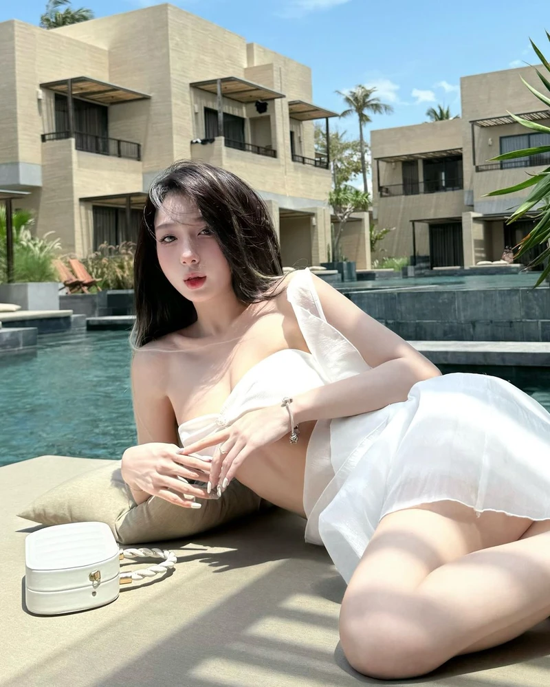 Gái xinh bikini 39