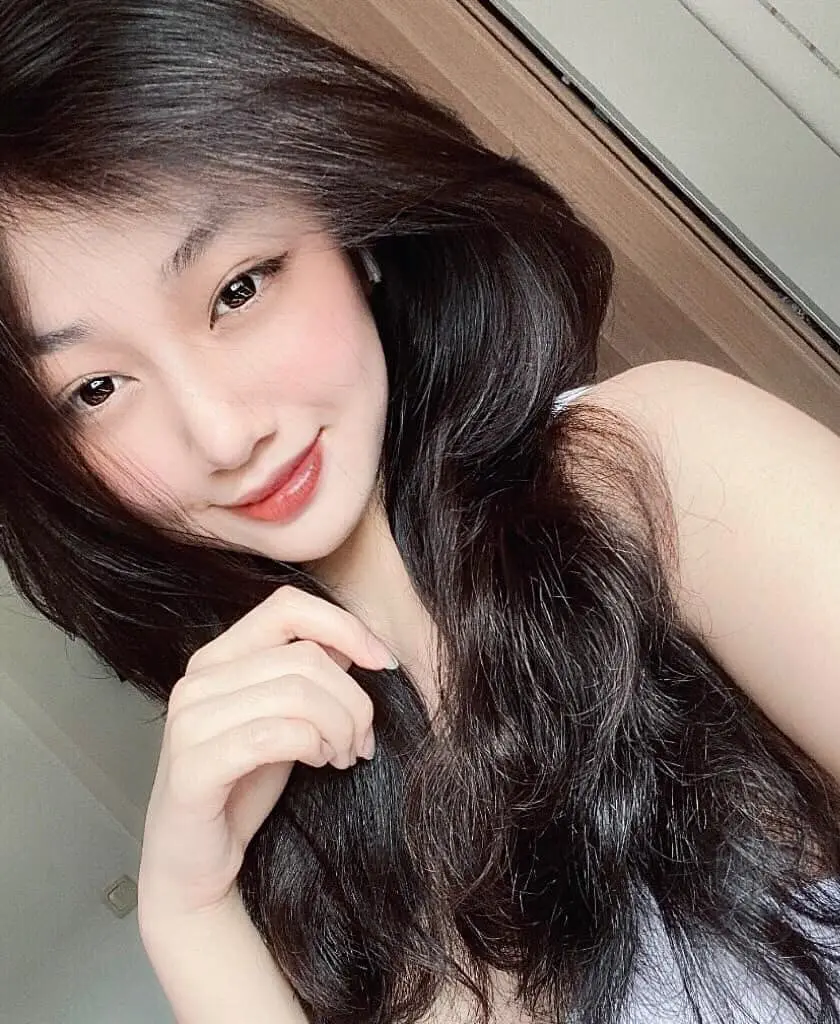 Trần Hà Linh 19