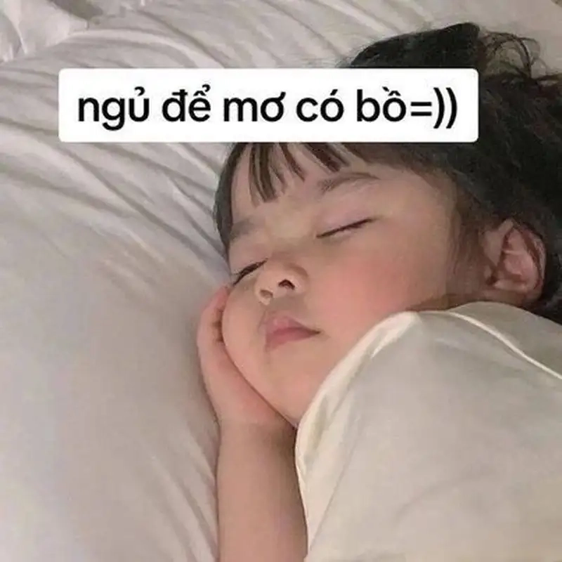 Meme em bé dơ tay luôn gây ấn tượng với sự hài hước