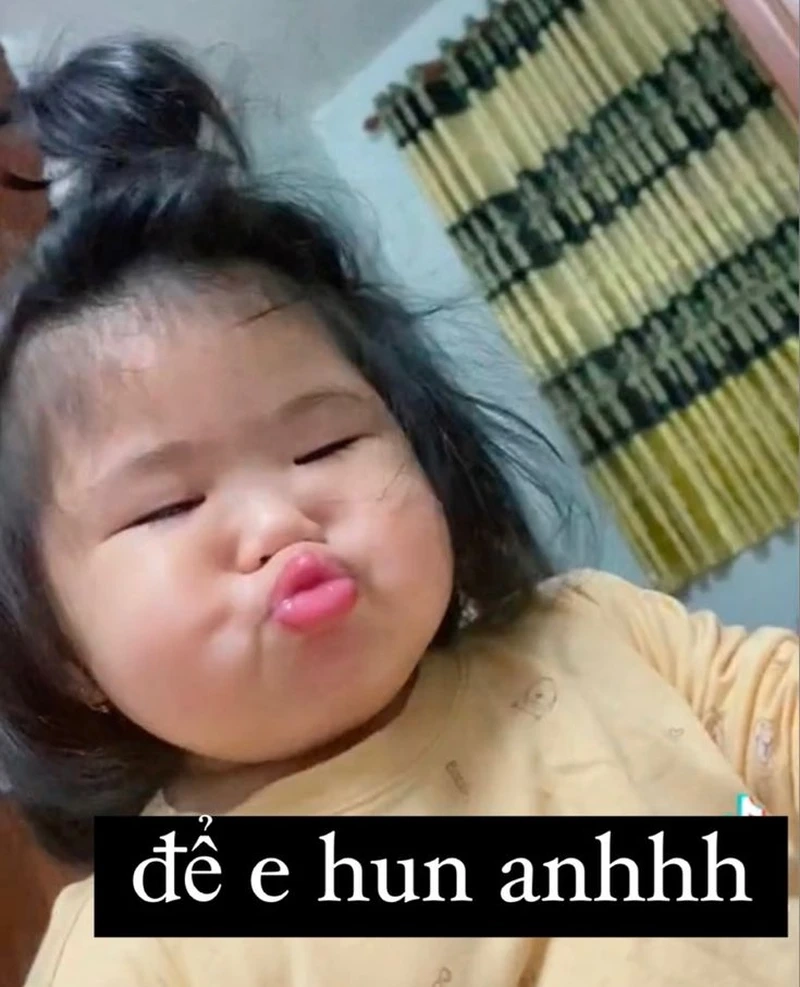 Meme nhẫn cầu hôn thể hiện sự cam kết và tình yêu