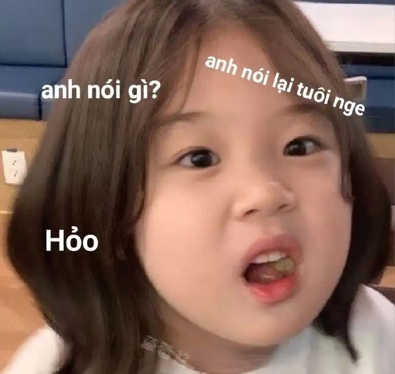 Ảnh em bé meme có chữ tạo nên sự dễ thương và vui nhộn