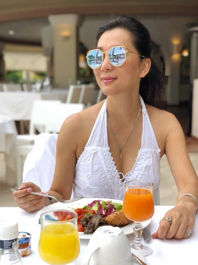 Nữ nghệ sĩ đình đám khoe sắc vóc nuột nà và nhan sắc trẻ trung đáng ngưỡng mộ