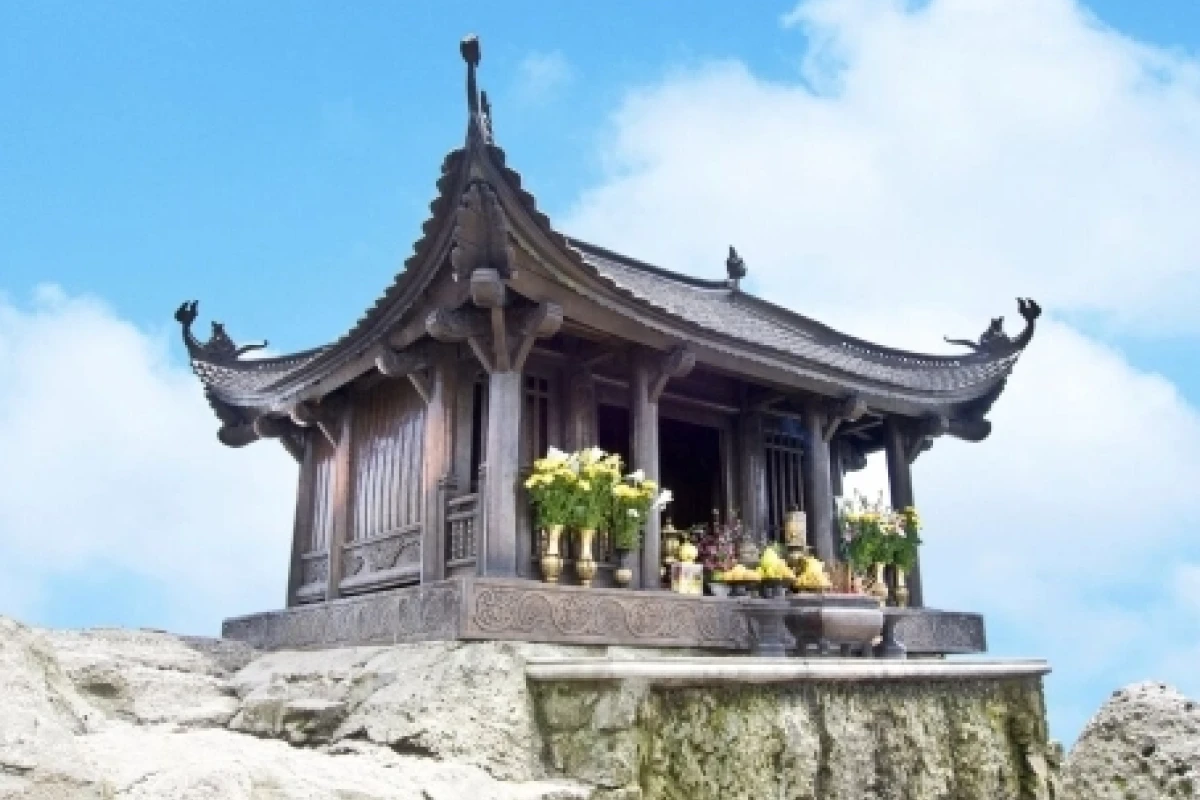 Kinh Nghiệm Đi Yên Tử 1 Ngày: Cẩm Nang Toàn Diện Từ A đến Z