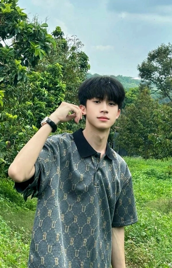 Ảnh trai đẹp K9 với nụ cười dễ thương