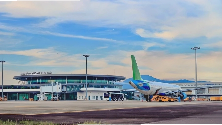 Bãi biển Trung Lương hoang sơ và yên bình với cát trắng mịn