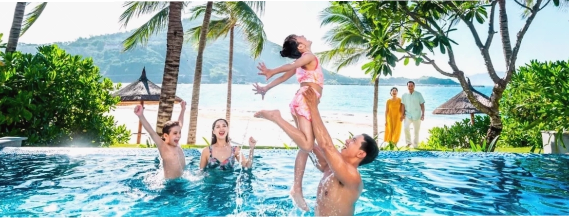 Bãi cát trắng mịn của biển Mỹ Khê