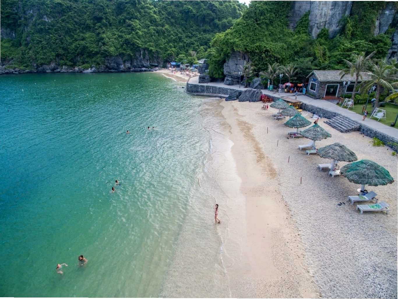 Bãi tắm Cát Cò Cát Bà