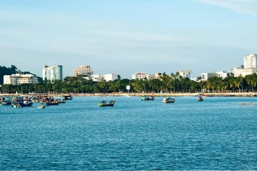 Bãi Trước Vũng Tàu với khung cảnh hoàng hôn thơ mộng