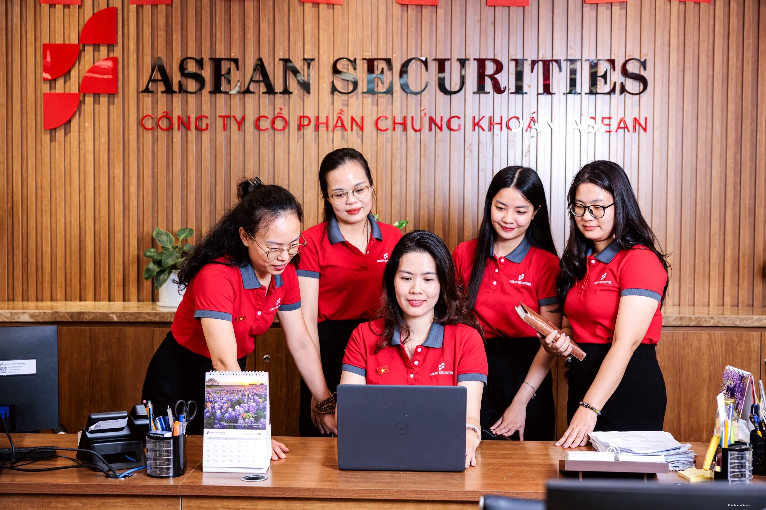 Bảng giá niêm yết các mã chứng khoán trên sàn giao dịch