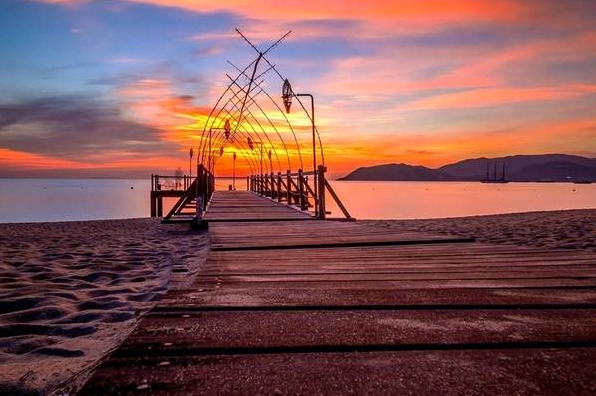 Biển Nha Trang lúc hoàng hôn: Vẻ đẹp lay động lòng người