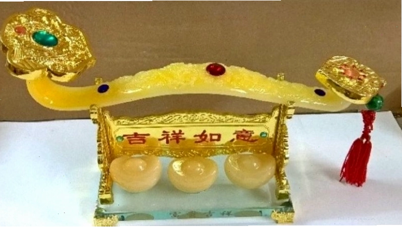 Cách bài trí gậy Như Ý trên bàn làm việc