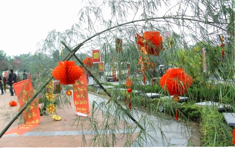 Cách dựng cây nêu ngày Tết với các vật phẩm tâm linh