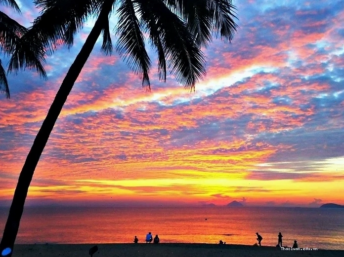 Cảnh hoàng hôn tuyệt đẹp tại Hòn Chồng, Nha Trang