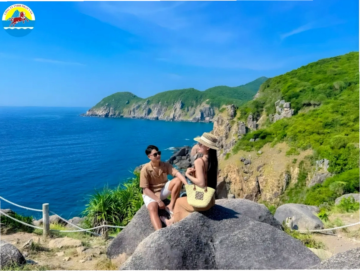 Cảnh quan hùng vĩ tại Eo Gió Quy Nhơn
