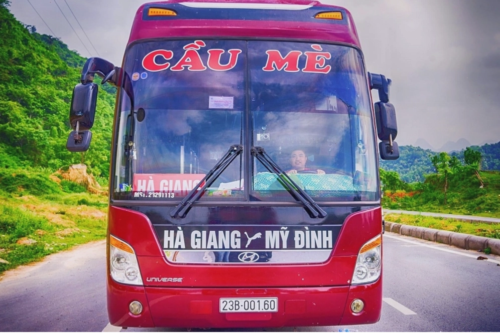 Cảnh quan núi đá vôi đặc trưng của cao nguyên đá Đồng Văn
