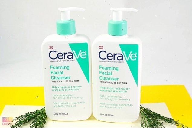Cerave Foaming Cleanser chứa Niacinamide giúp kiềm dầu và kháng viêm cho da
