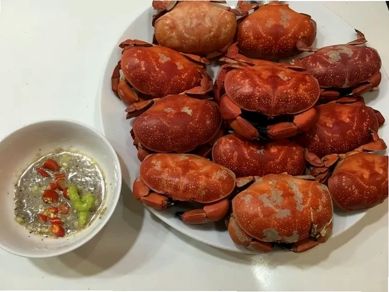 Cù kỳ hấp là món ăn được nhiều du khách yêu thích khi đến Quan Lạn