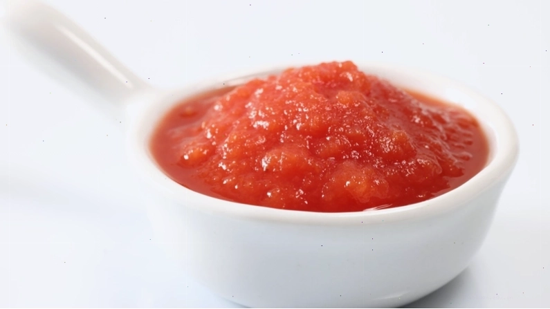 Dầu dừa trong hũ làm trắng răng