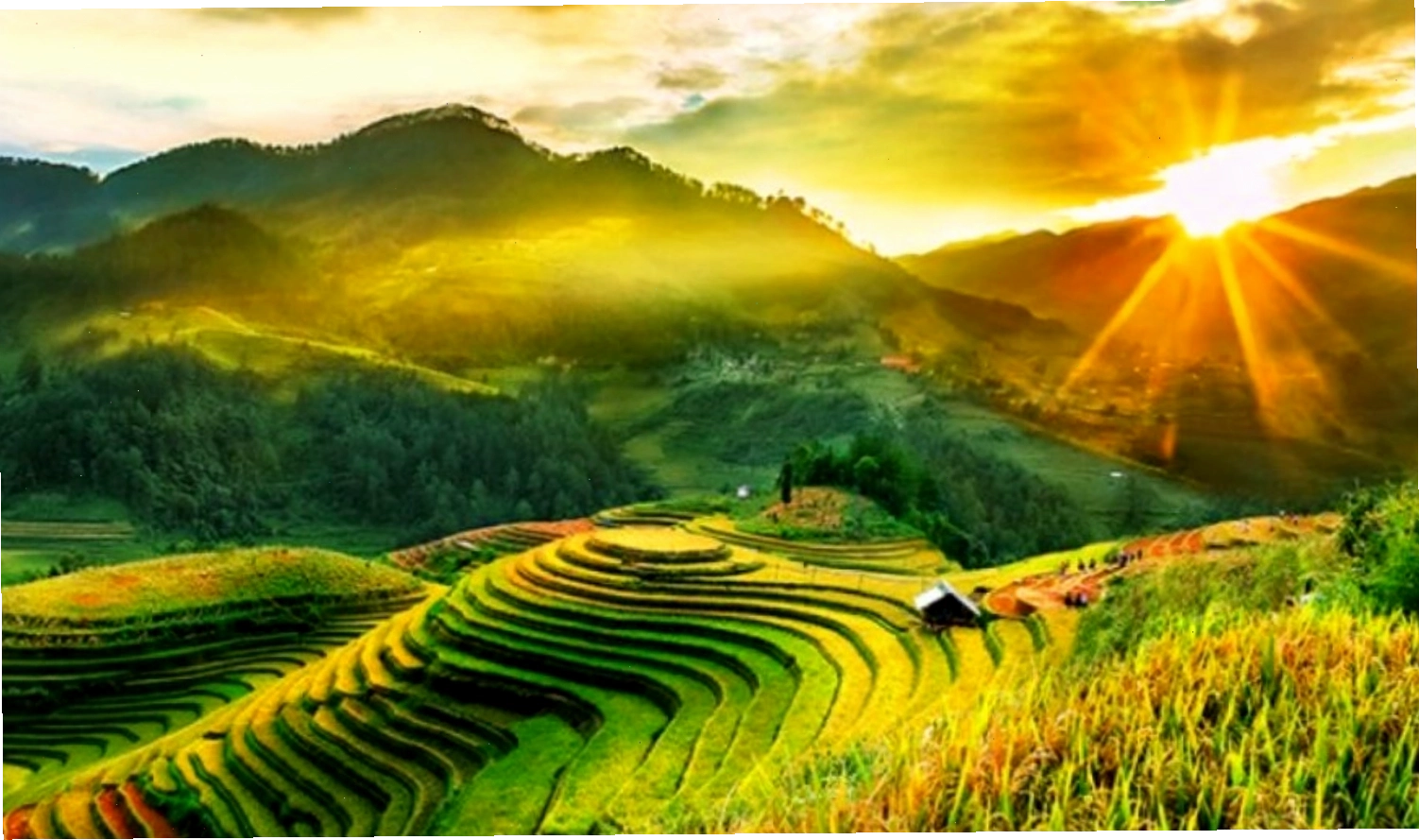 Dãy núi hùng vĩ với những thửa ruộng bậc thang kỳ vĩ