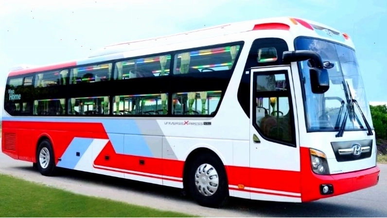 Di chuyển bằng xe khách đến Gò Công để đi biển Tân Thành