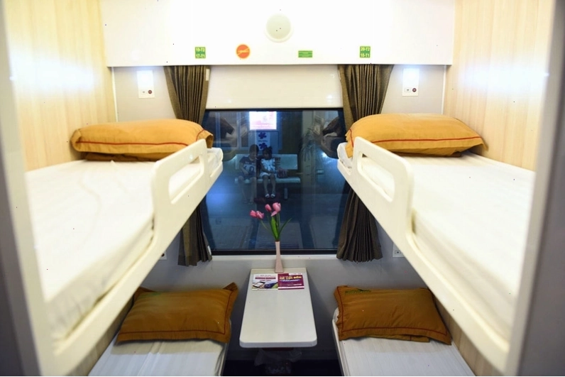 Giường nằm khoang 4 trên tàu hỏa