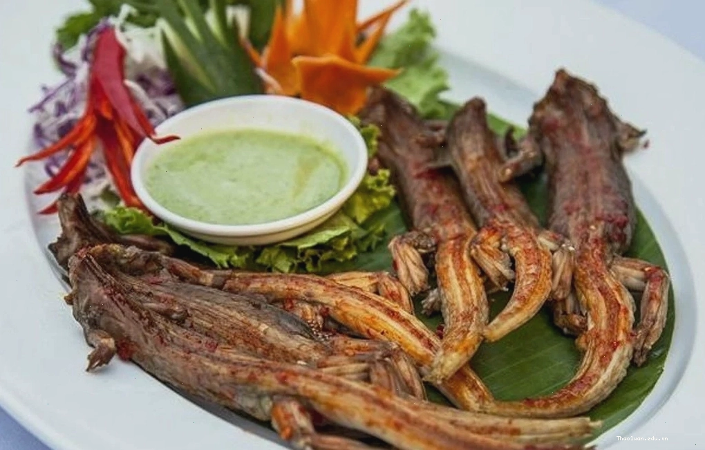 Hải sản tươi ngon đặc trưng của biển Khe Hai