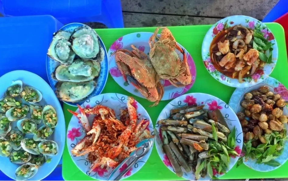 Hải sản tươi ngon tại biển Tân Thành