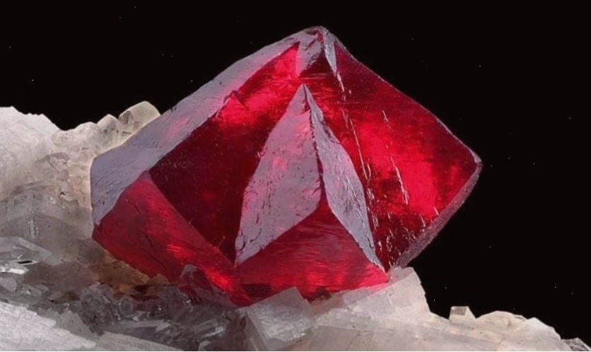 Hình ảnh đá Chu Sa với màu đỏ rực rỡ