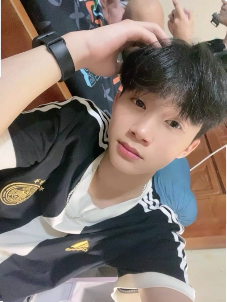 Hình ảnh đời thường giản dị của một chàng trai 2k9