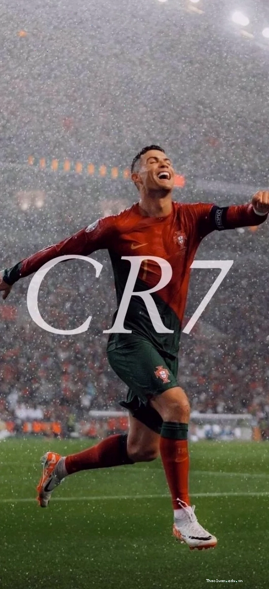Hình nền điện thoại Ronaldo sút phạt đẹp mắt