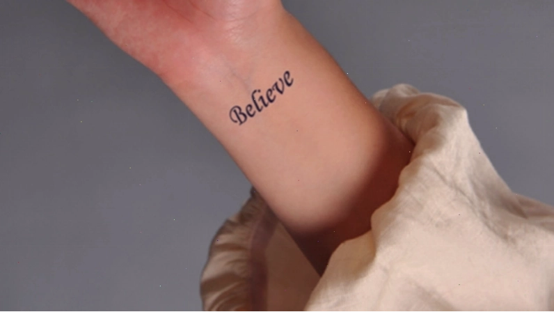 Hình xăm chữ Believe cho nam thể hiện niềm tin vào bản thân