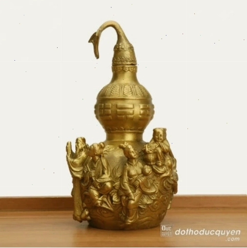 Hồ lô phong thủy bằng đồng chạm khắc tinh xảo