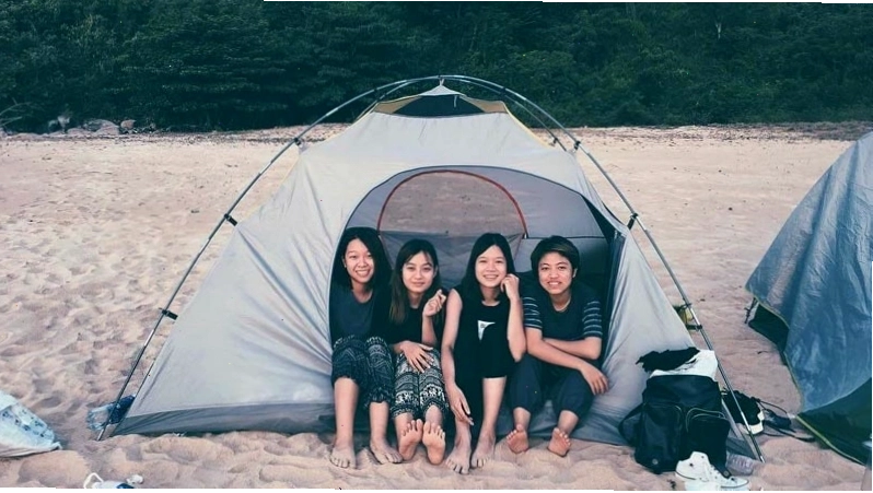 Hoạt động cắm trại bên biển Làng Vân