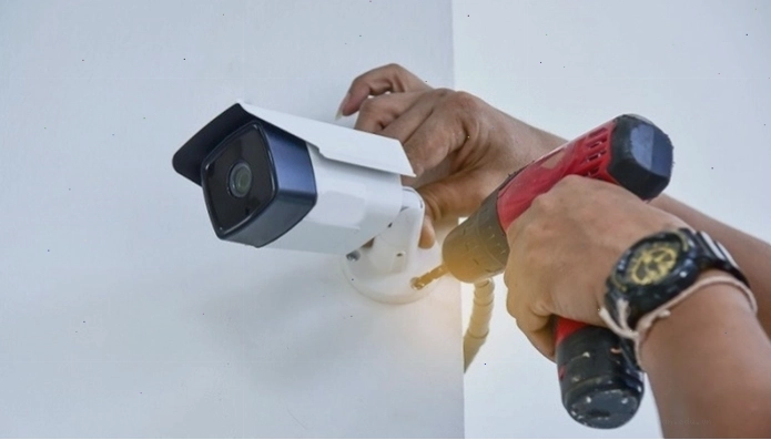 Hướng dẫn cách lắp đặt camera quan sát gia đình có dây vào tường hoặc trần
