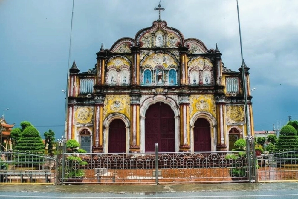 Khám phá nhà thờ Quất Lâm cổ kính