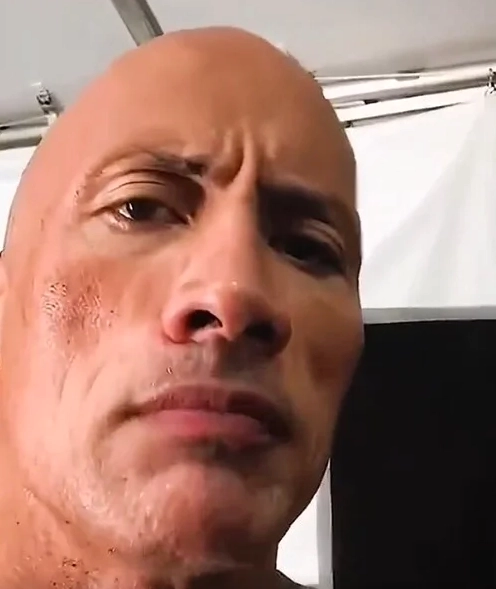 Khám phá The Rock Meme: Những Biểu Cảm "Chất Lừ" Gây Bão Mạng Xã Hội