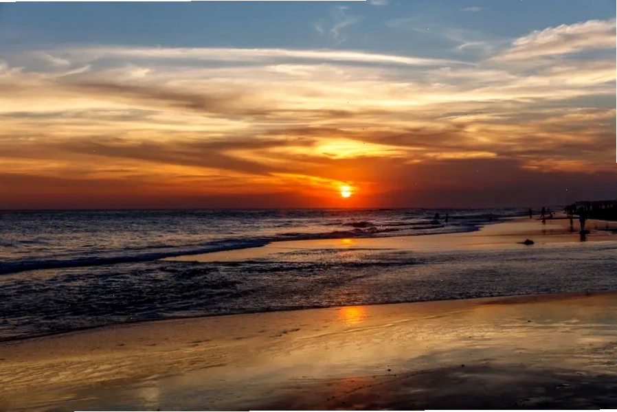 Không gian sôi động và phóng khoáng tại bãi biển Canggu Bali