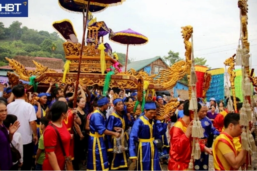 Không gian yên tĩnh tại Đền Ông Hoàng Bảy