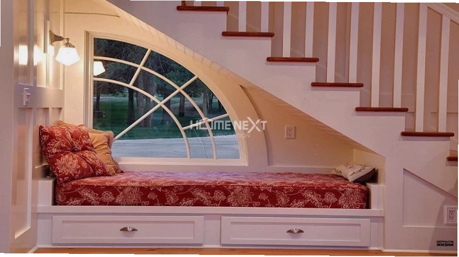 Không kê giường ngủ dưới góc cầu thang