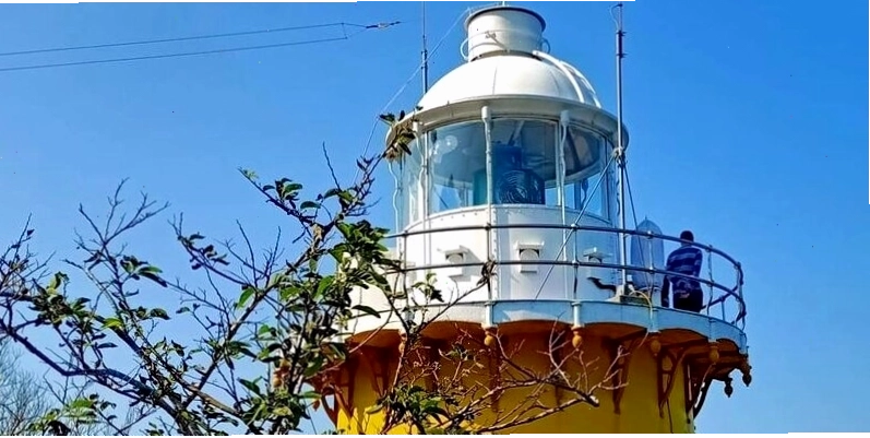 Khu du lịch Bà Nà Hills với Cầu Vàng