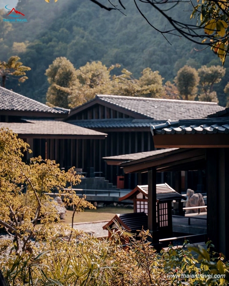Khu vực tắm khoáng ngoài trời tại Yoko Onsen