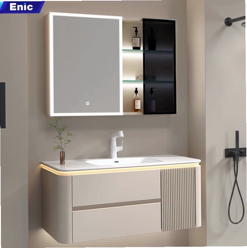 Khu vực thi công nhà đang xây dựng