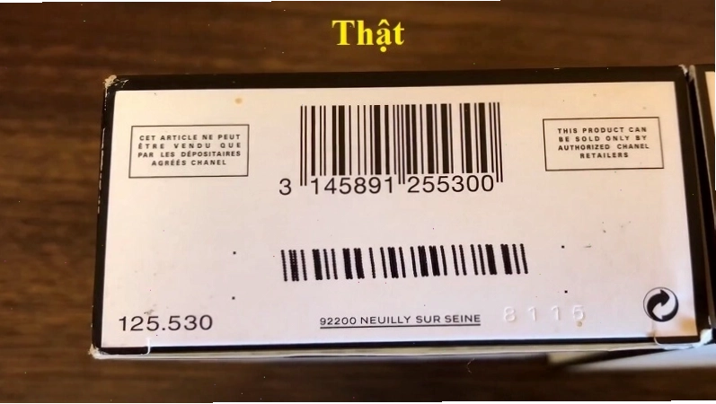 Kiểm tra mã vạch và số series trên vỏ hộp nước hoa thật giả