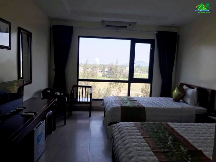 Marissa Hotel & Spa Hải Tiến nhìn từ trên cao với hồ bơi xanh mát