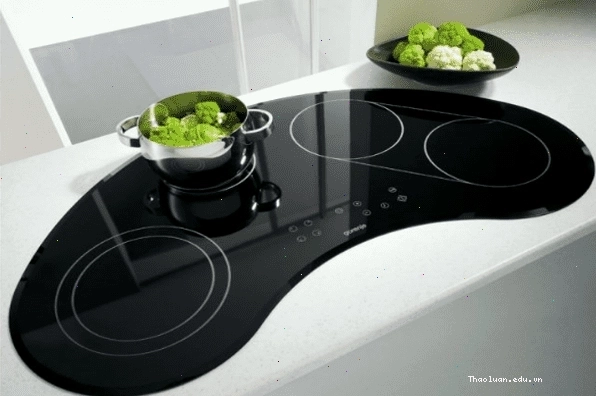 Mặt kính của bếp từ đóng vai trò quan trọng về độ bền và thẩm mỹ