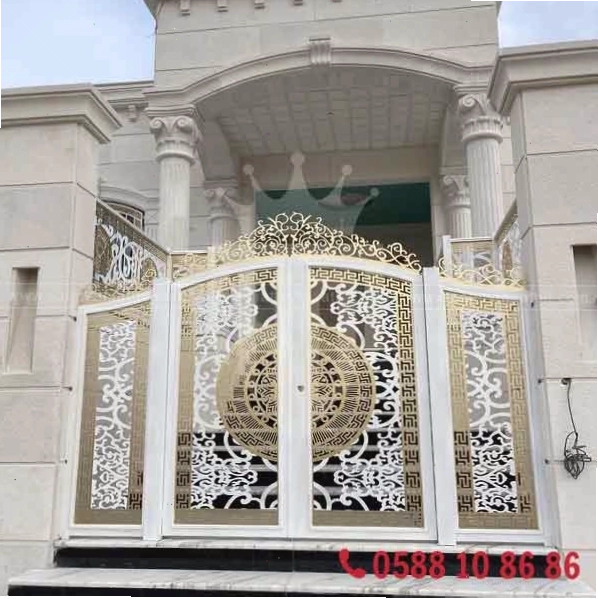 Mẫu cổng sắt 4 cánh phong thủy đẹp, bền và chất lượng cao