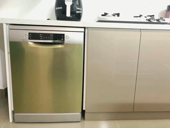 Máy rửa bát độc lập phù hợp với không gian bếp rộng rãi