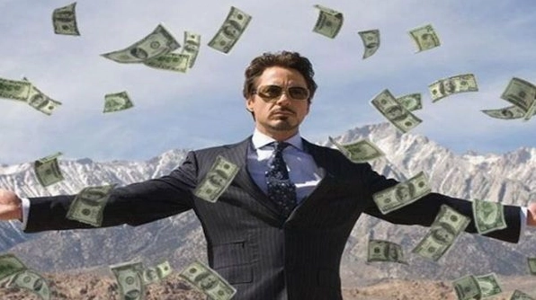 Meme Đưa Tiền: Khi Ví Rỗng Vẫn Tươi Cười